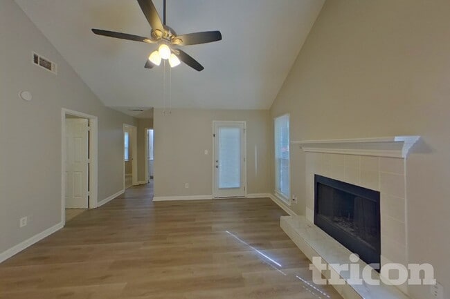 Photo - 909 Dogwood Ln