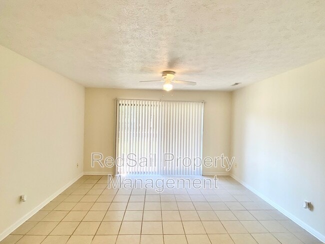 Photo - 129 Haverford Ct