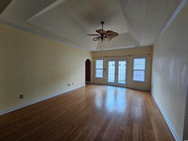 Photo - 1011 Hillsdale