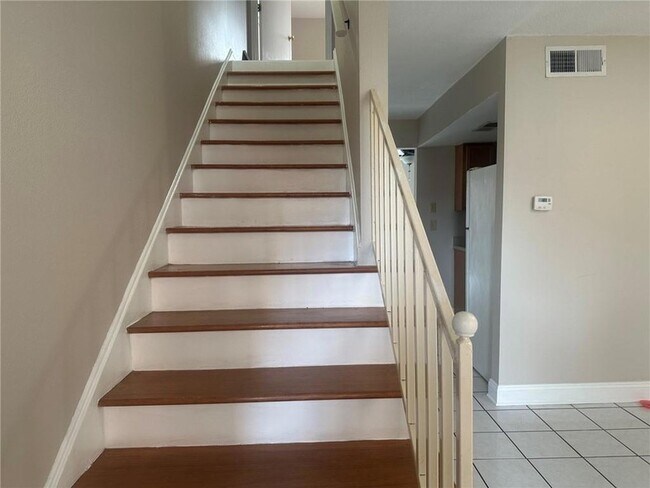 235 W Esplanade Ave