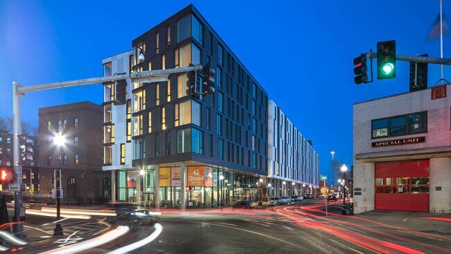 Photo - 50 W Malden St Unidad 107