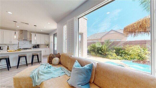 Photo - 2402 Radio City St