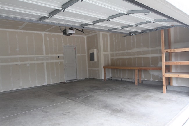 Photo - 2375 Creekview Dr