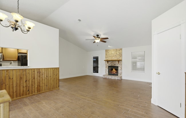 Photo - 2162 Saint Martins Dr E