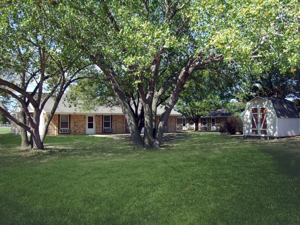 Photo - Ellinwood Heights Apartments