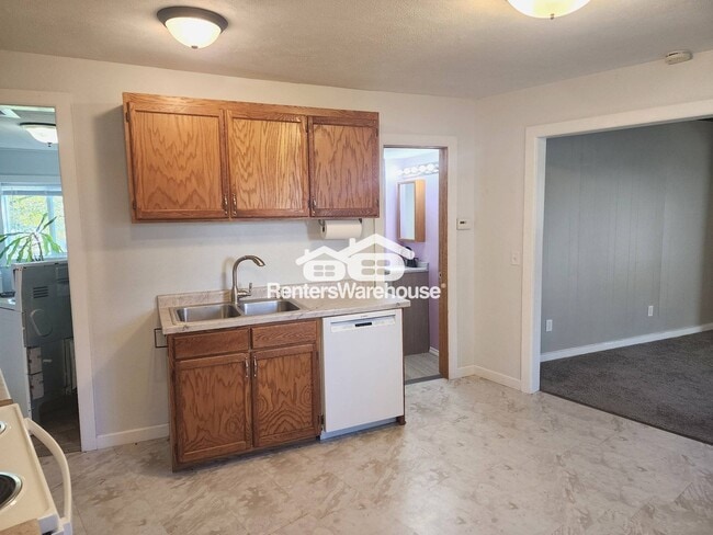 Photo - 200 N Vine St
