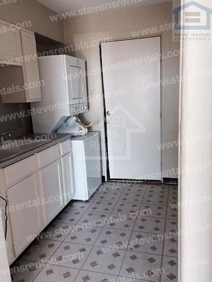 Photo - 2323 NW Bell Ave