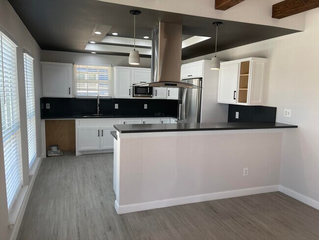 330 Plantation Dr