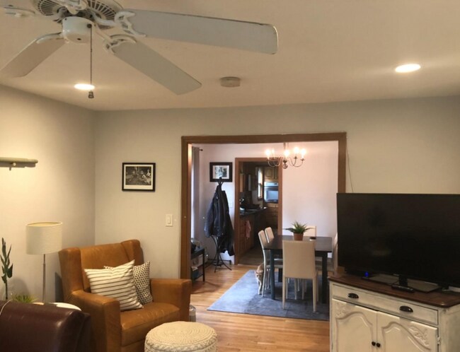 Photo - 43 Thurston St Unit 2