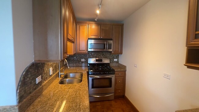Photo - 48 E Schiller St Unit B