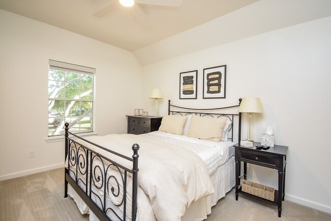 Building Photo - 5926 Brook Bend Dr