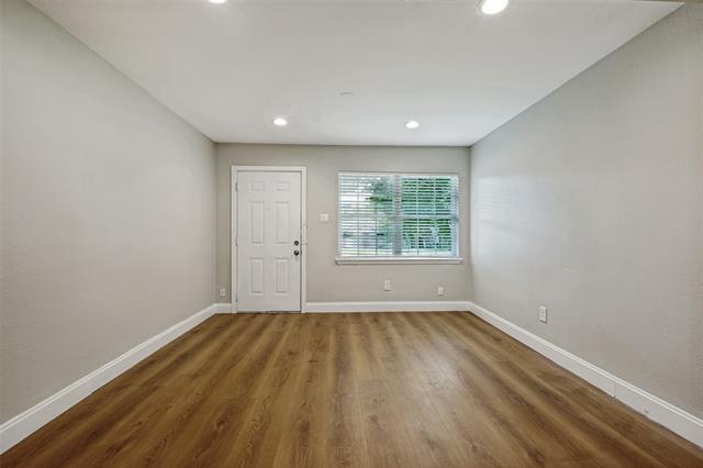 Photo - 717 Willowbrook Dr