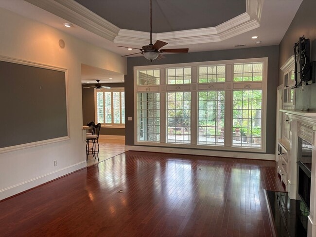 Photo - 165 Greenbriar Ave