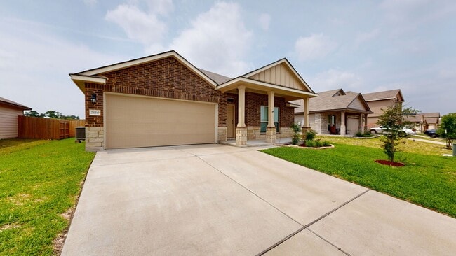 Photo - 2 WEEKS FREE RENT + $1,750 A MONTH!