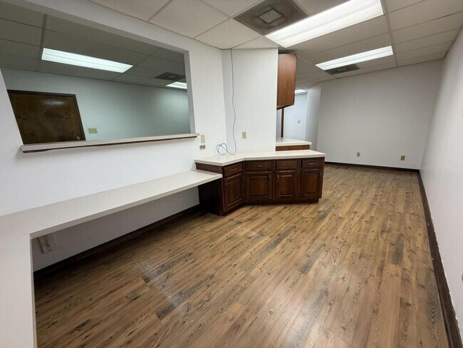 Photo - 4323 Division Street