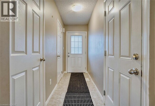 Photo - 3045 Springmeadow Road