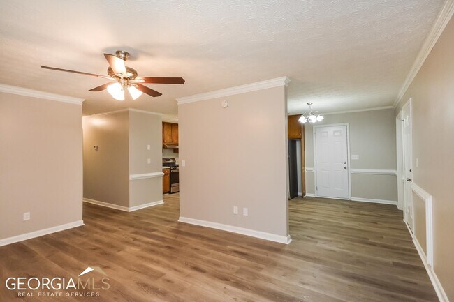 Photo - 865 Navajo Trail