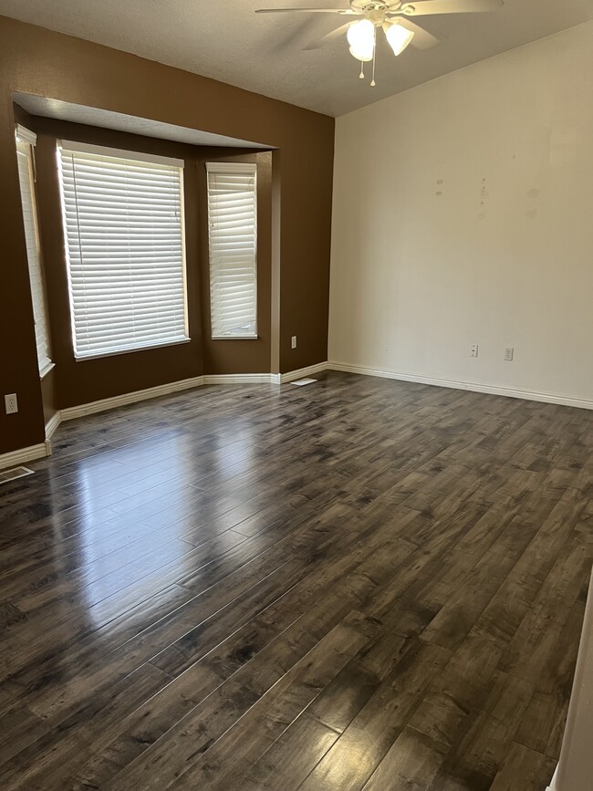 Photo - 1160 Tule Dr