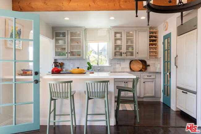 Photo - 819 Woodlawn Ave