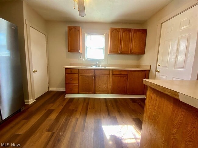 Photo - 748 Merton Ave