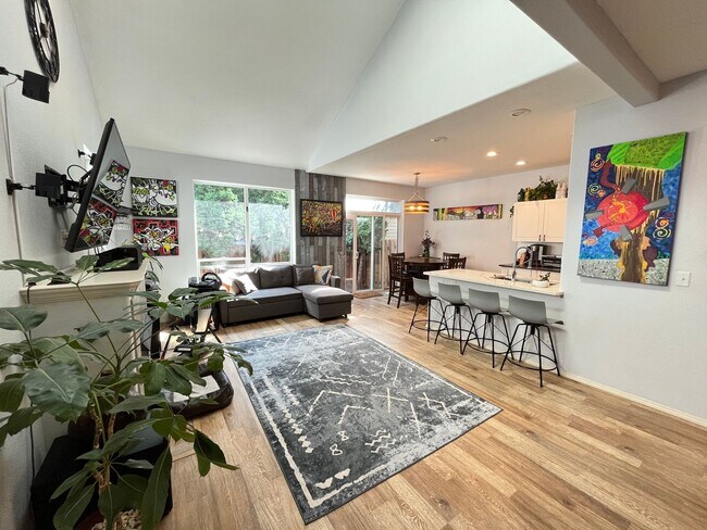 Photo - Lovely 2Bd + 2.5Ba in Beaverton!! Minutes Away From Nike! New Roof, Fence, Paint and Additional B...