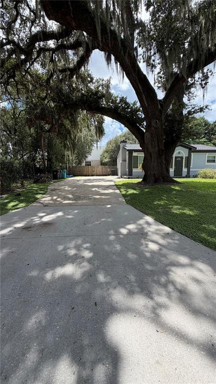 270 W Pineloch Ave
