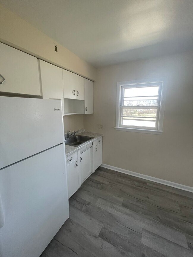 Photo - 3003 Grand Ave Unit 3003 Grand - 2nd Floor