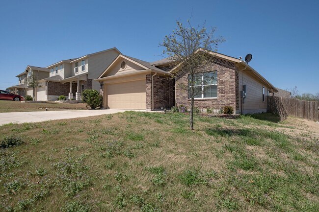 Photo - Relaxing 3 Bedroom, 2 Bath Home Near Hutto...
