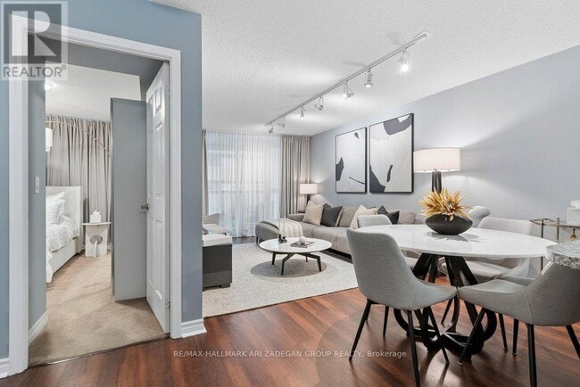 Photo - 19 Grand Trunk Crescent Unit 3108