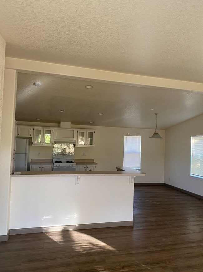 Photo - 270 Phelan Ranch Way