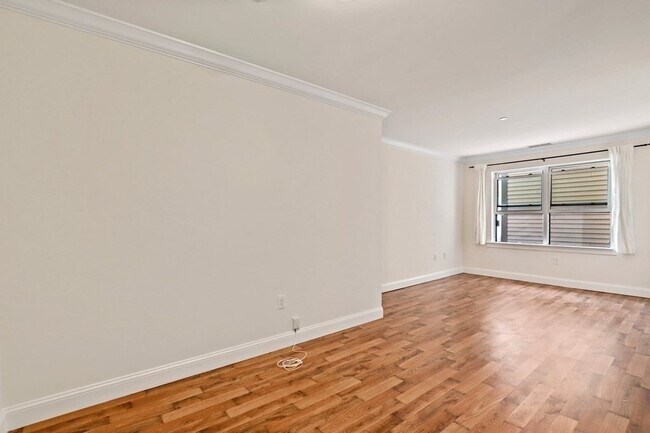 327 Centre St Unit 203