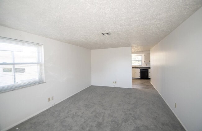 Photo - Easy Living on the Southeast Side