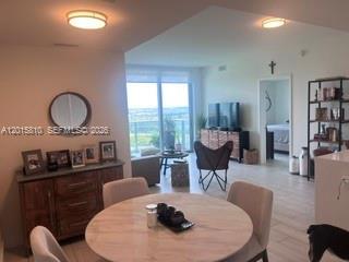 Photo - 2000 Metropica Wy Unit 1902