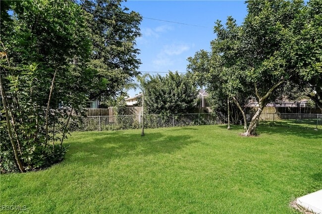 Photo - 525 SW 23rd Terrace