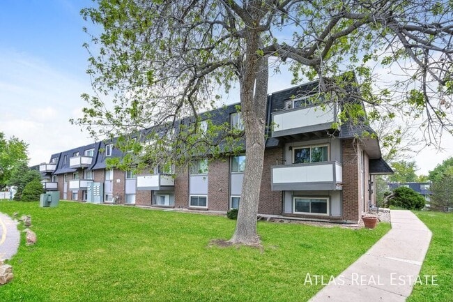 Building Photo - 280 E Highline Cir