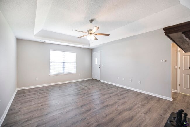 Photo - 309 Deerfield Cir