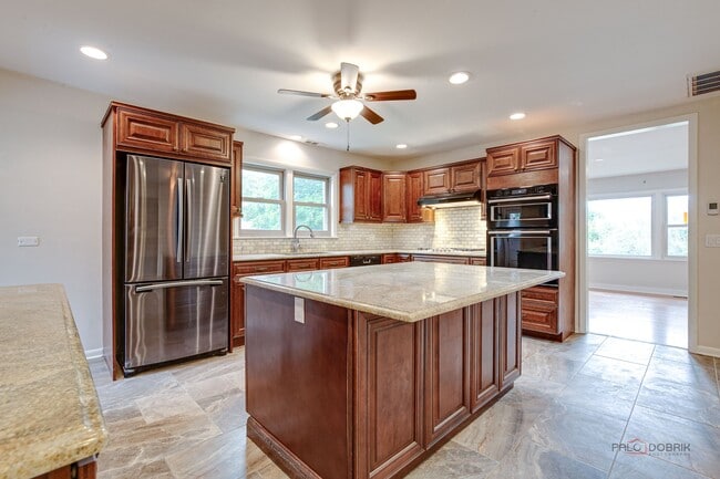 Photo - 144 Morgan Pl