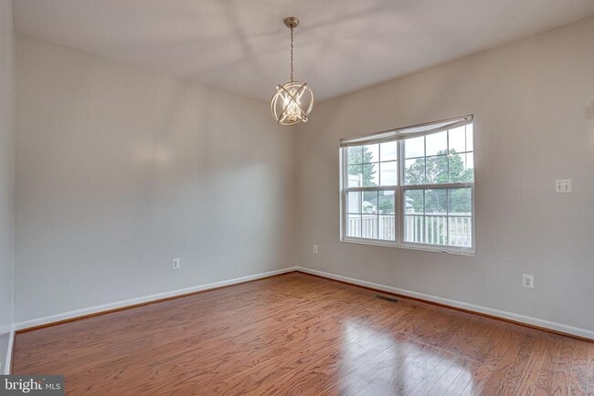 Photo - 2895 Sedgemore Pl