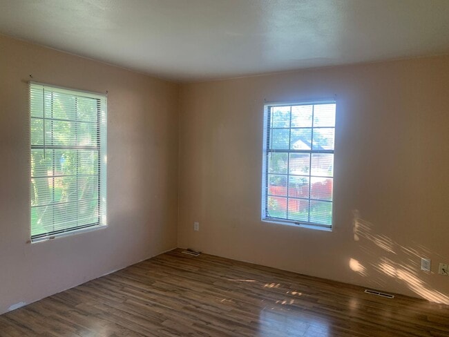 Court Street - Court Street Apartment Unit 3300 Court Street