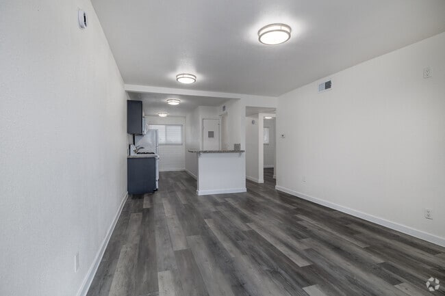 2BR, 1BA - 800SF - Living Room