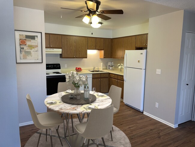 Kitchen/Dining - 2575 S Syracuse Way Unit # A-101