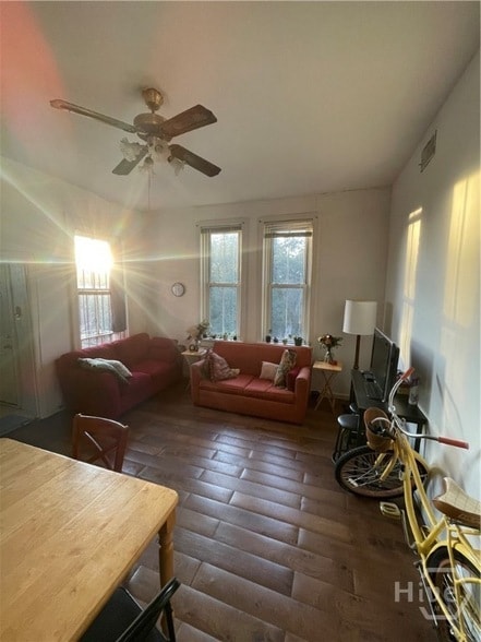 Photo - 219 E Taylor St