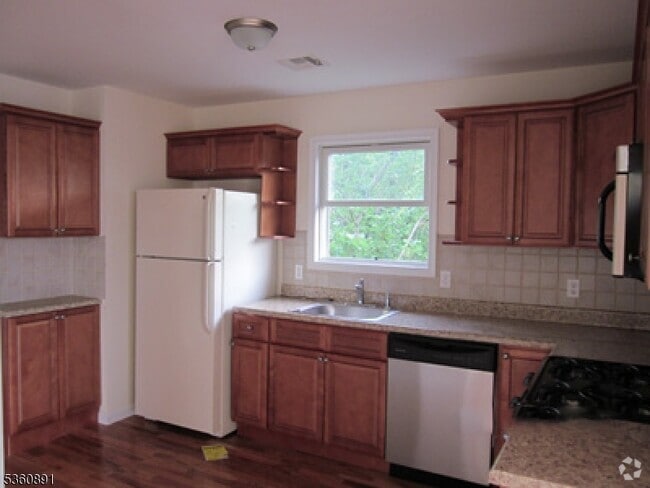 Building Photo - 709 Jersey St Rental