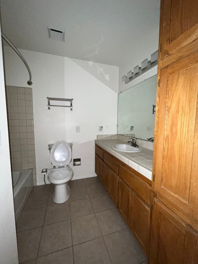 Photo - Available Now 1 Bedroom 1 Bath in Jess Ran...