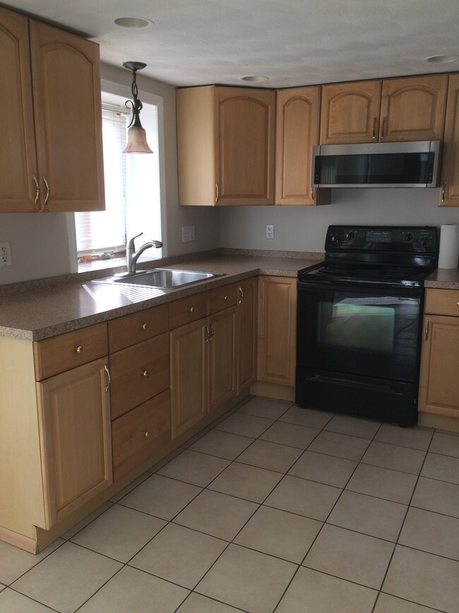 Photo - 37 Cecilian Ave Unit 1st floor