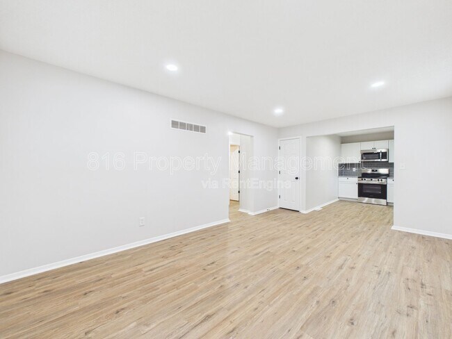 Photo - 100 S Oxford Ave