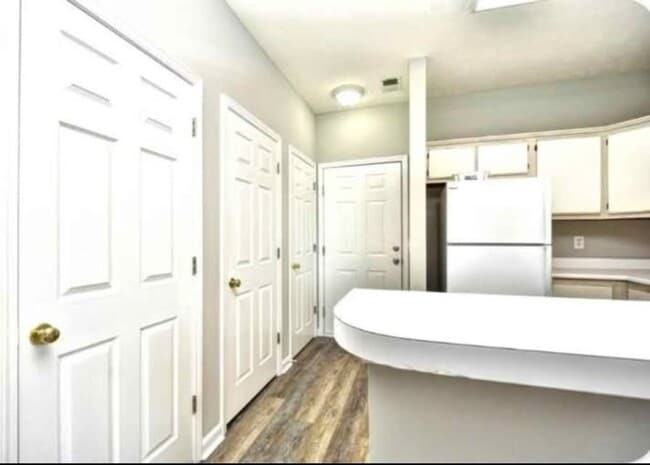 Photo - 498 River Oaks Dr
