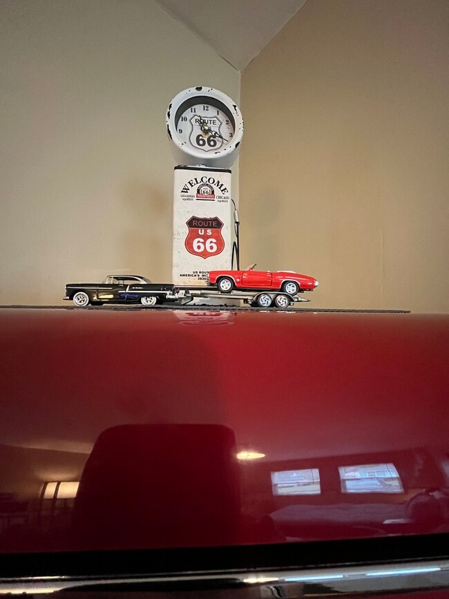 Photo - 3512 Harrison Ave Unidad Garage Room