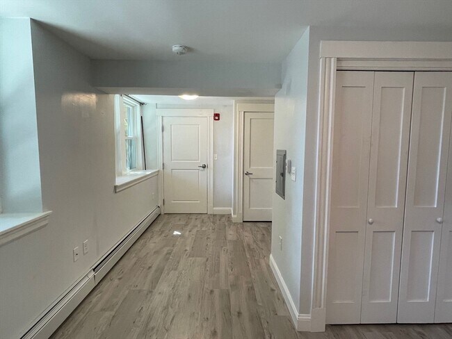 Photo - 233 Lafayette St Unidad 22