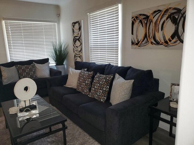 Photo - 2312 S Holly Ave